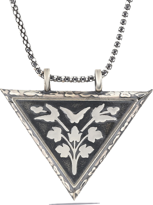 925 Ayar Gümüş Üçgen İçi Açılabilen Çiçek Muskalık Gümüş Kolye