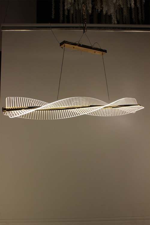 Lüks Gold Detaylı 3 Kanat Çizgili Dönence 3 Renk Ledli Modern Avize