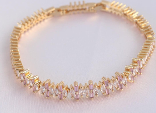 Vip Seri Pirinç Pembe Zirkon Taşlı Gold Renk Baget Model Bileklik