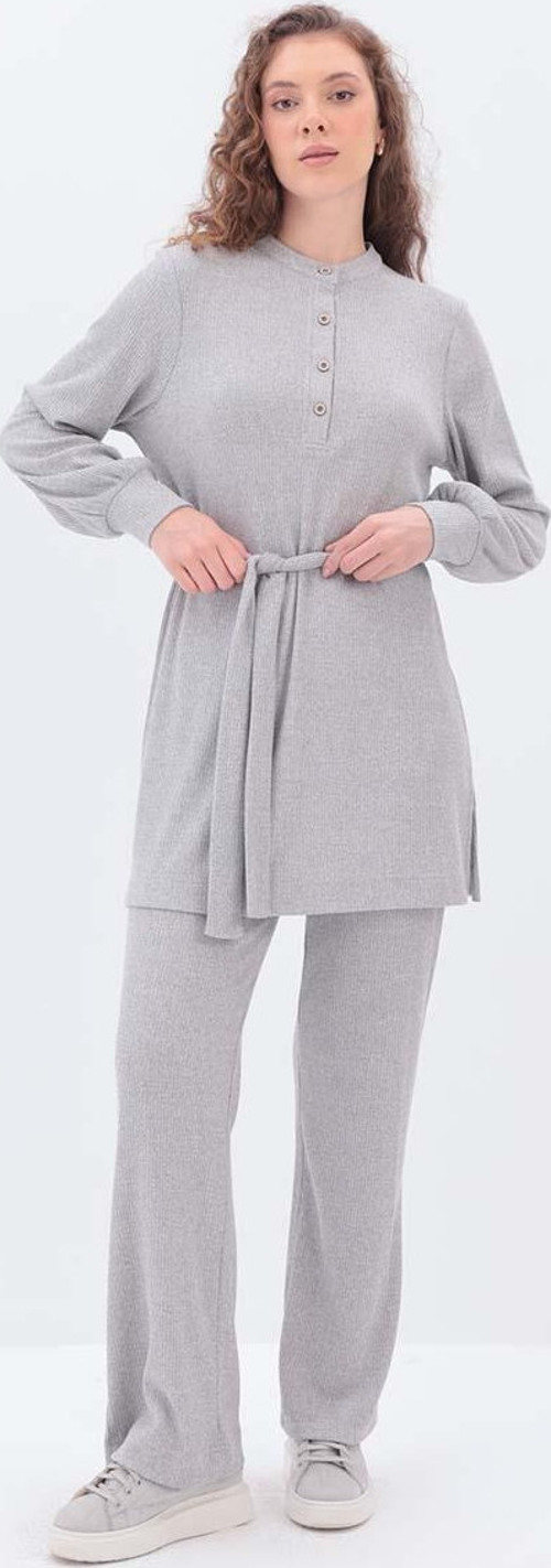 Gri-Yarım Patlı Kuşaklı Pantolonlu Takım