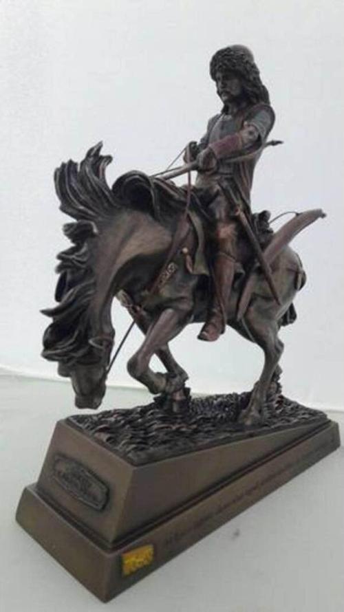 Veronese-metehan Bronz-30*30*9 Cm