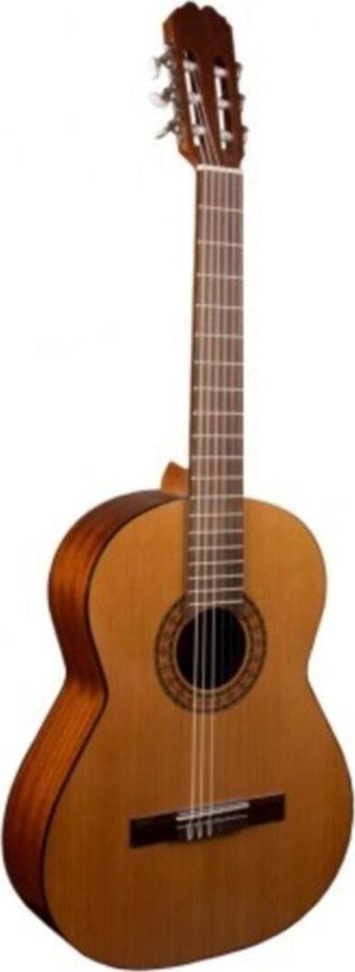 Alv0510 - Klasik Gitar No:30 (Kılıf+ Yedek Tel Seti Pena )