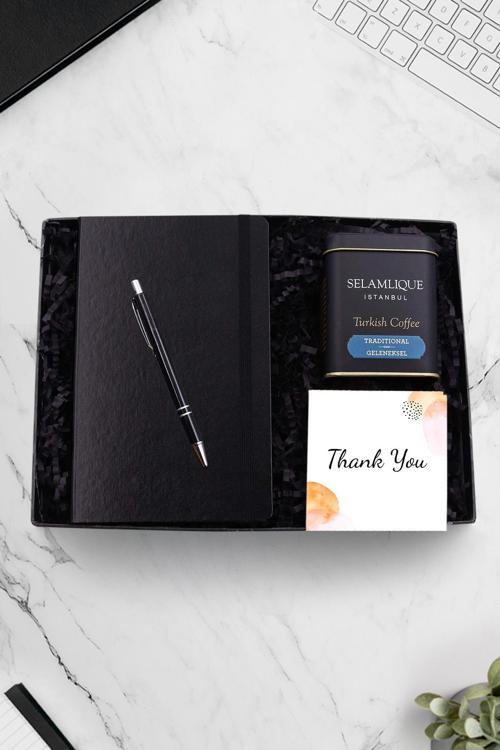 Siyah Defter & Gümüş Renk Detaylı Tükenmez Kalem & Selamlıque Türk Kahvesi Hediye Seti