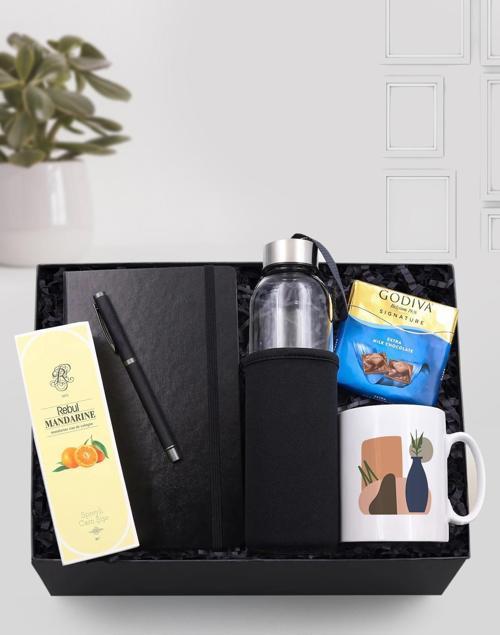 Siyah Defter-Kupa-Siyah Roller Kalem-Siyah Kılıflı Matara-Rebul Kolonya-Godiva Çikolata Hediye Seti