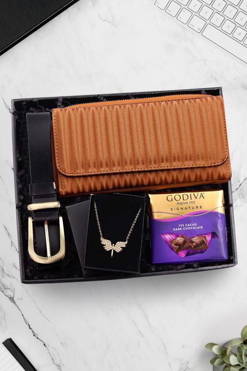 Taba Kadın Cüzdan & Siyah Gold Detaylı Kadın Kemer & Gold Melek Kolye & Godiva Çikolata Hediye Seti