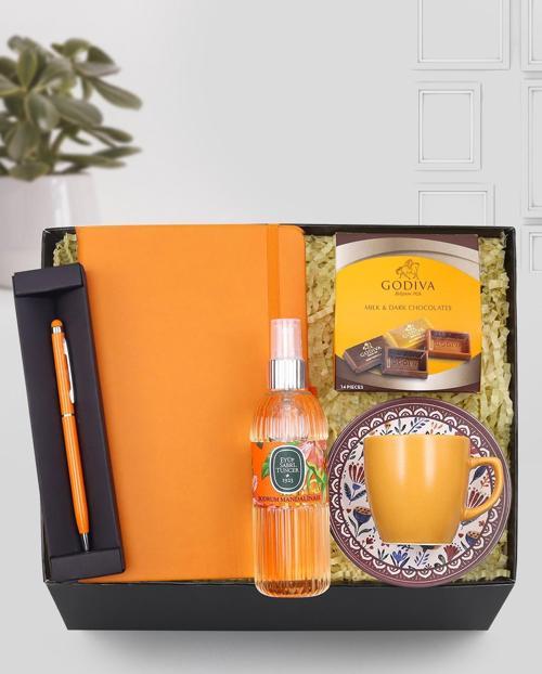 Turuncu Touch Pen & Turuncu Defter & Godiva Kutu Çikolata&Sprey Kolonya & Turuncu Fincan Hediye Seti
