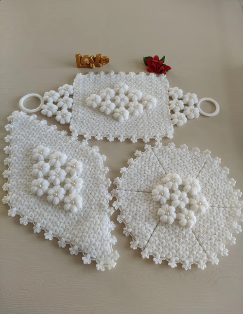 Çeyizlik Beyaz Puf Çiçekli 3'lü Lİf Seti