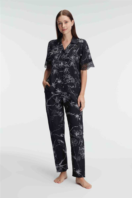 Yarım Kollu V Yaka Kadın Viskon Çiçek Desenli Yazlık Dokuma Dantel Detaylı Pijama Takımı