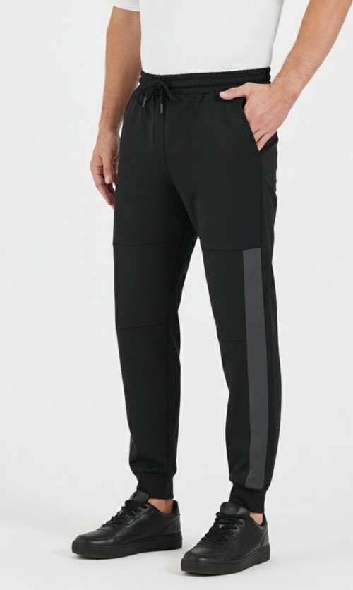 Erkek Siyah Standart Fit Normal Kesim Paça Ribanalı Cepli Rahat Jogger Eşofman Altı