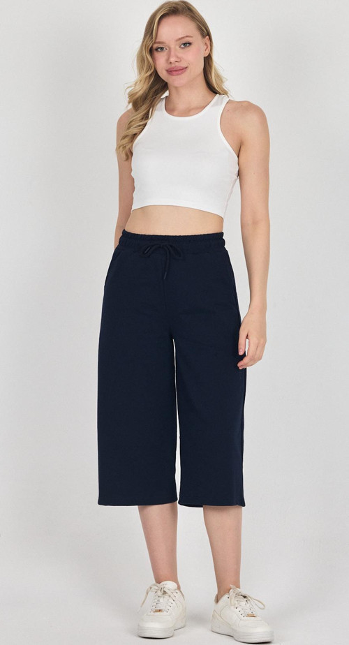 Yüksek Bel Cepli Rahat Kesim Mevsimlik Kadın Diz Altı Bermuda Lacivert Kapri Şort