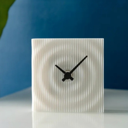 Modern Dalgalar 3D Baskı Masa Saati | Beyaz Minimalist Dekoratif Saat (10x10 cm)