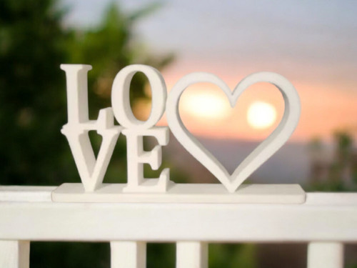 Aşkın Simgesi: Kalp ve LOVE 3D Baskı Masaüstü Dekoratif Obje