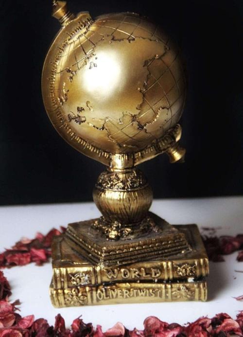 Dekoratif Kitaplı Gold Küre Dünya Hediyelik Biblo