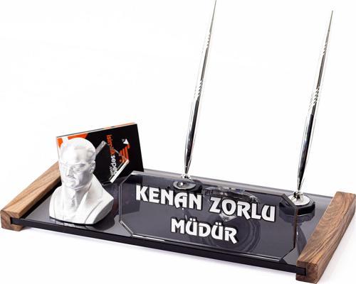 Atatürk Biblolu Gümüi Kristal Masaüstü İsimlik Ofis Masa İsimliği