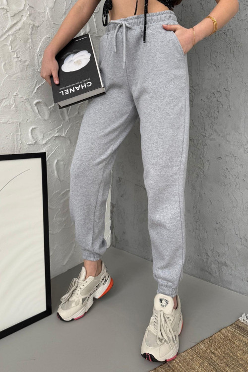 Gri Pamuklu Paçası Lastikli Rahat Kalın Jogger Cepli Kadın Eşofman Altı CMRB95