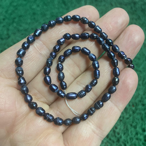 Siyah Arpa Doğal İnci 4 MM