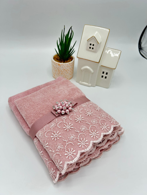 Pembe 2'Li Güpürlü Dantelli 30X50 Ve 50X90 Cm Havlu Seti ( Bohçalık - Çeyizlik - Hediyelik )