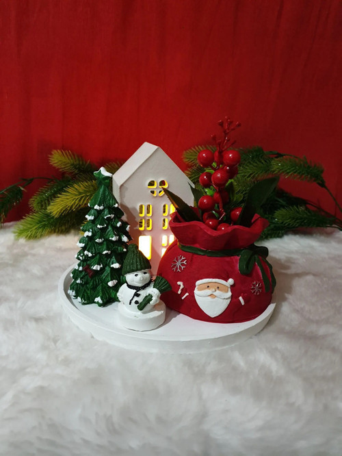Yeni Yıl Temalı Işıklı Dekor Seti – Noel Baba, Çam Ağacı Ve Kardan Adam Figürlü