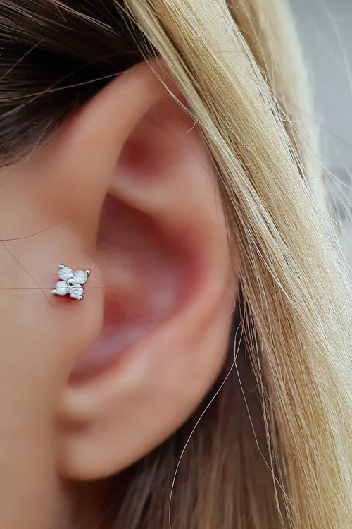 Zirkon Taşlı Çiçek Figürlü 925ayar Gümüş Tragus Kıkırdak Piercing