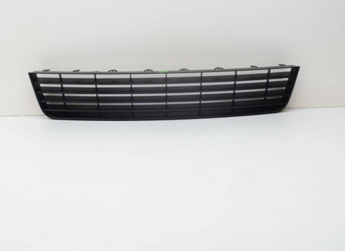 Volkswagen Golf V Ön Tampon Panjuru Orta 2004/Tüv (Oem No: 1K08536779B9)