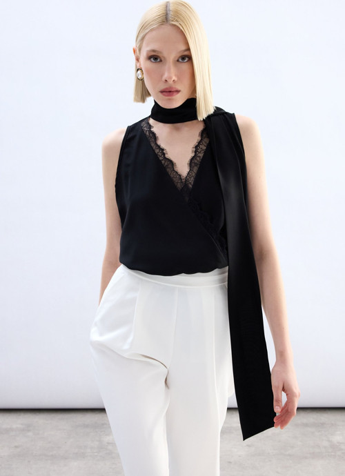 Dantel Detaylı Bodysuit Bluz - Siyah