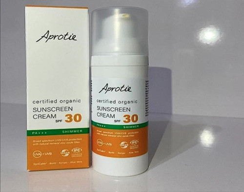 Spf 30 Leke Karşıtı Yüksek Koruyucu Vegan Yüz Güneş Kremi Aprotıe Güneş Kremi /50 ml