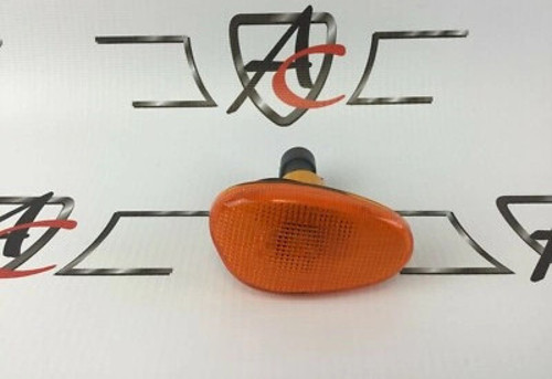 Alfa Romeo 2014-5 2014-6 Ön Çamurluk Sinyali Sarı Sol 1994-1999 (Oem No: 60603162)