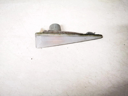 Renault Megane Ön Çamurluk Sinyali Sağ 2003-2008 (Oem No: 8200633417)