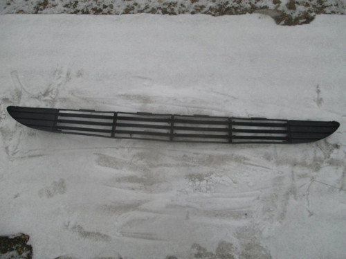 Ford Focus Ön Tampon Panjuru Sisli 1998-2001/Tüv (Oem No: 98Aba018A58Cdyygs)