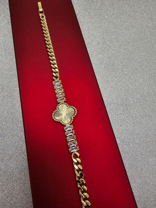 Zincirli Baget Taşlı Gold Renk Çelik Bileklik Yoncalı Model