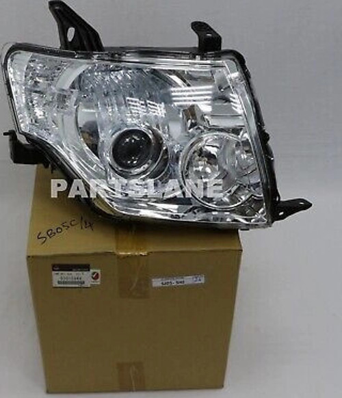 Mitsubishi Pajero Ön Far Elektrikli Motorlu Xenon Tip Sağ 2014- (Oem No: 8301C944)