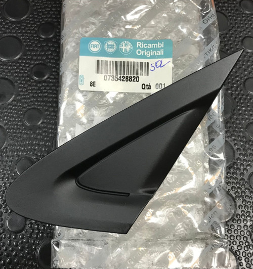 Fiat Grande Punto Evo Sol Ön Cam Kelebek Plastiği Orj