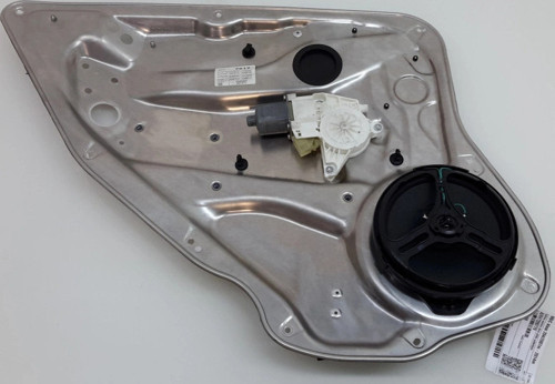Mercedes 204 2007-2014 Cam Krikosu Arka Sol (Oem No:A2047300779)