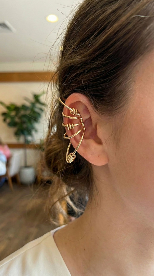 Pirinç Halkalı Kıkırdak Küpe (Gold Renk)