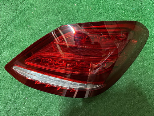 Mercedes W205 Sağ Stop Lamba 2014-2018 A2059060357