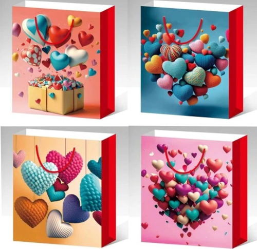 Büyük Boy Kalp Desenli Karton Çanta