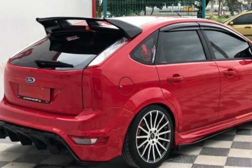 FORD FOCUS RS 2.5 ARKA TAMPON