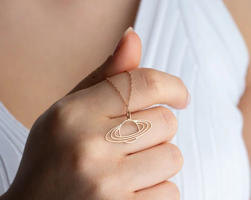 Starün Kolye – Minimal ve Şık Tasarım ile Işıltınızı Yansıtın