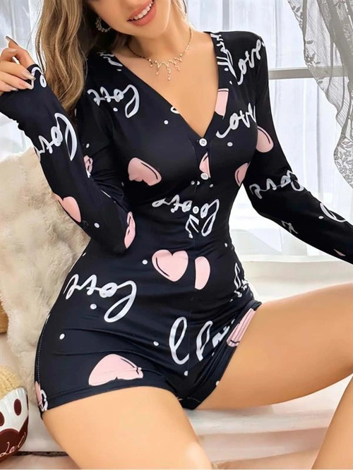 Siyah Kalp Desenli Love Yazılı Düğmeli Tulum Pijama