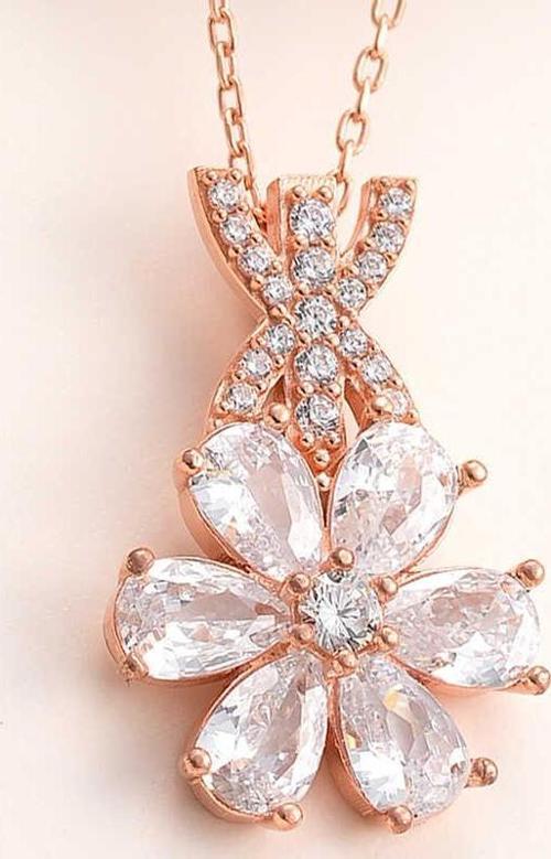 925 Ayar Gümüş Rose Beyaz Sevgi Çiçeği Kadın Kolye