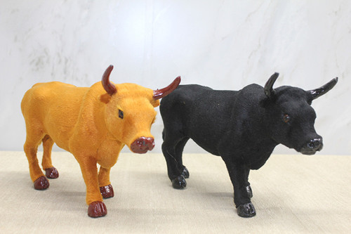 Tüylü Boğa Figürü