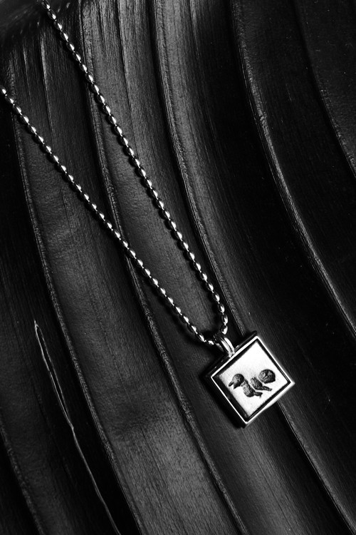 925 Ayar Gümüş Oksitli Petroglif Top Top Zincir Kare Kolye