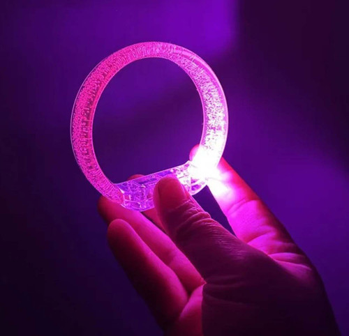 Büro Ev Ofis Etkinlik Gösteri Kostümü için 1,5CM Pilli Pembe Led Işıklı Bileklik