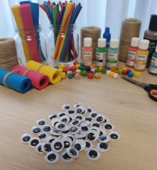 1 cm Yapışkanlı Oynar Göz Seti – Hobi, Amigurumi ve El Yapımı Ürünler İçin 10'lu Paket