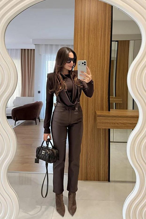 Koyu Kahve Mumlu Fit Mom Tam Kalıp Az Likralı Kadın Pantolon