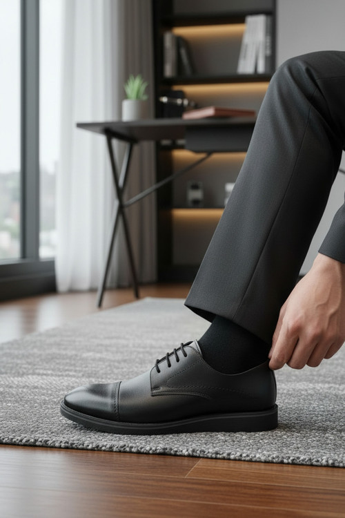 Erkek Siyah Hakiki Deri Klasik Ayakkabı Pürüzsüz Saya Ve Dikişli Cap Toe Detaylı Bağcıklı Model