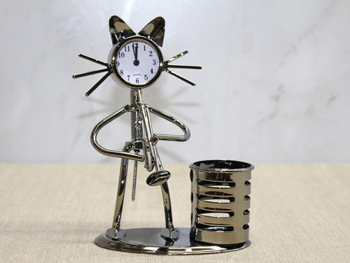 Metal Saksafon Çalan Kedi Müzisyen Saat Ve Kalemlik