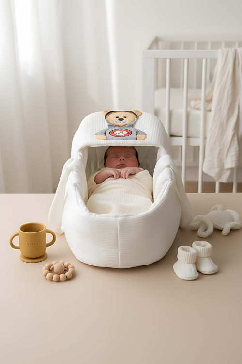 Kapşonlu Ayıcık Bebek Taşıma Çantası