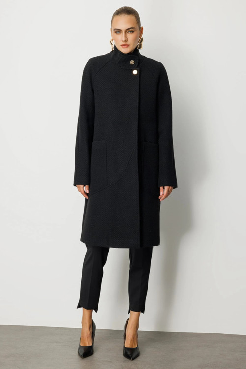 Kadın Kendinden Desenli Siyah Manto 06051