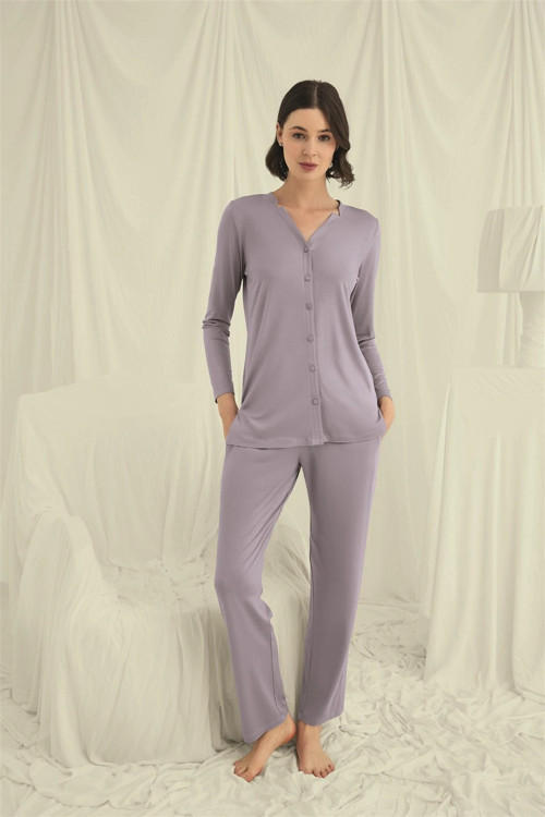 Uzun Kollu Düğmeli V Yaka Pijama Takımı
